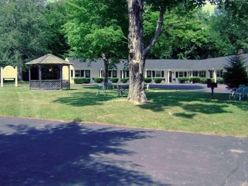 Franconia Notch Motel Lincoln Compare Deals About Franconia Notch Motel