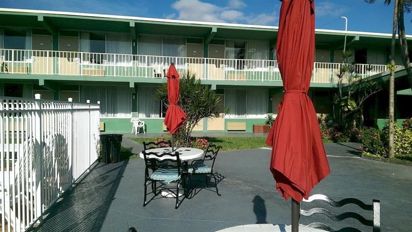 Boca Palms Inn