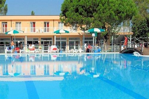 Club Village Hotel Spiaggia Romea Comacchio Compare Deals