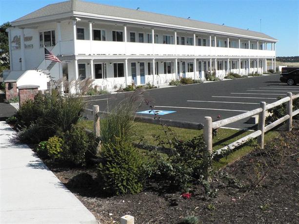 Lighthouse Inn at Pine Point