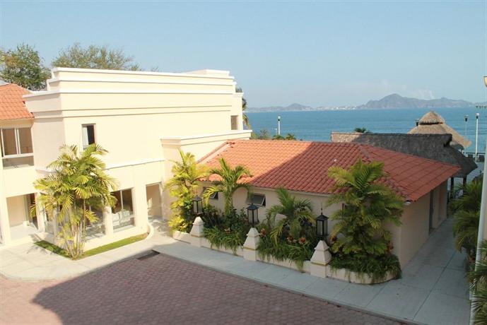 Villas del Palmar Manzanillo with Beach Club