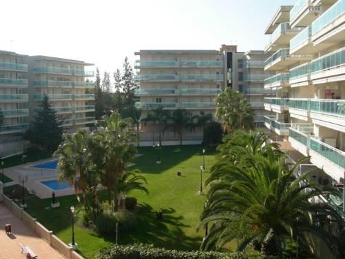 Uhc Village Park Apartments Salou Compare Deals Uhc Village Park Apartments