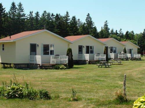 Baywatch Lighthouse Cottages & Motel