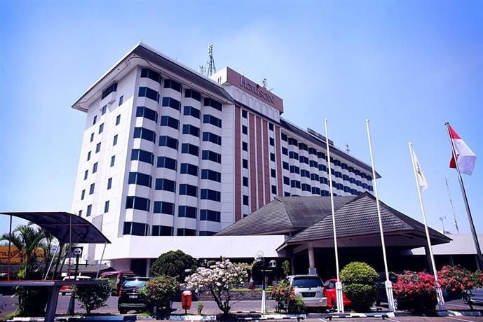 Horison Bandung - Compare Deals