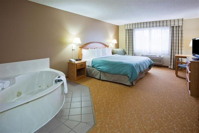 Country Inn Suites By Radisson Baxter Mn Compare Deals