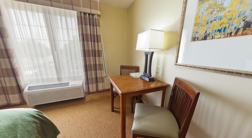 Country Inn & Suites Greeley