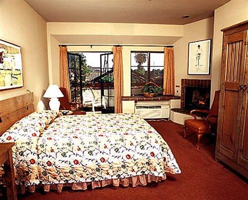 download the clock tower bed & breakfast