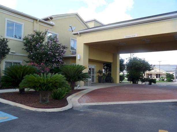 Pearsall Inn And Suites Compare Deals - 