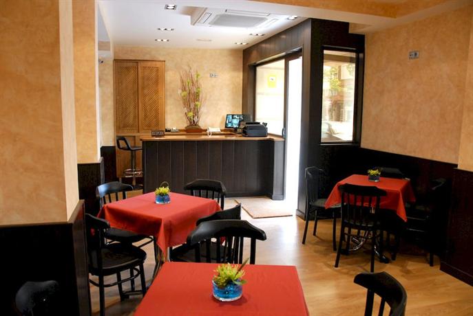 Hostal Avenida Barajas Madrid Compare Deals - 