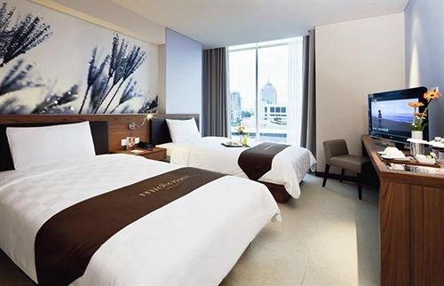 Midtown Hotel Surabaya - Compare Deals