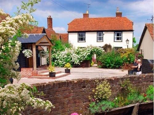 Homelye Farm Courtyards