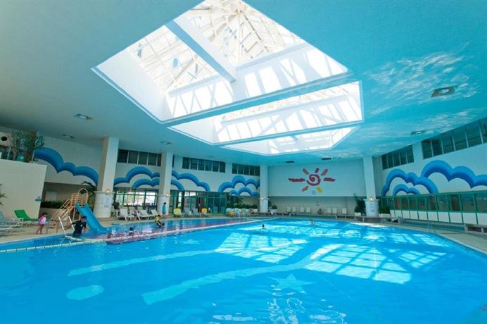 리잔 시파크 호텔 탄차 베이, Rizzan Sea Park Hotel Tancha Bay