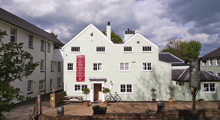 The White Cliffs Hotel