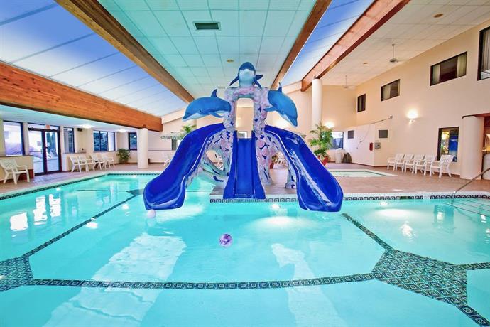 About Grand Marquis Waterpark Hotel Suites