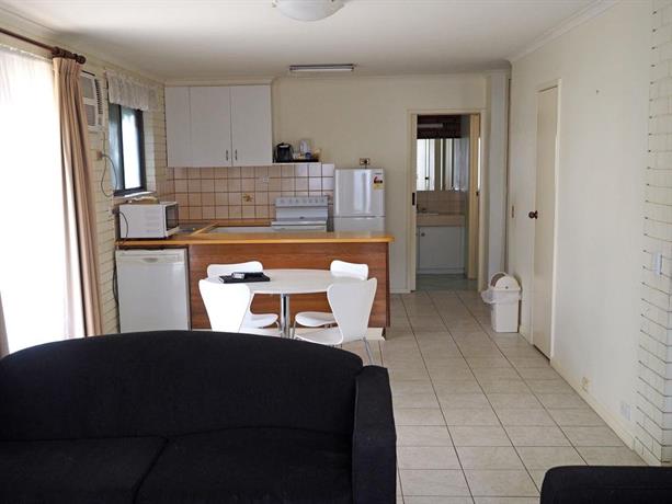 Jacaranda Holiday Units Swan Hill Compare Deals