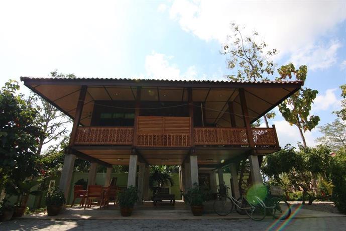 Little teak homestay thailand