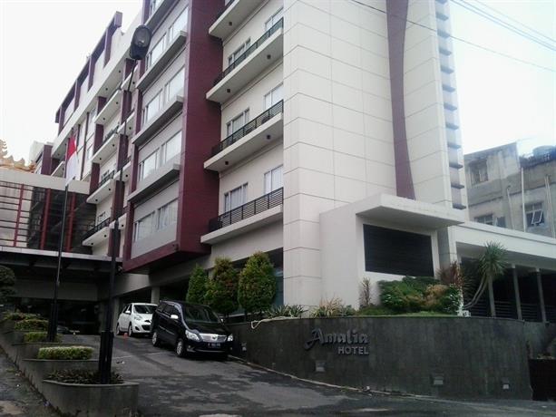 Amalia Hotel Lampung, Bandar Lampung - Compare Deals