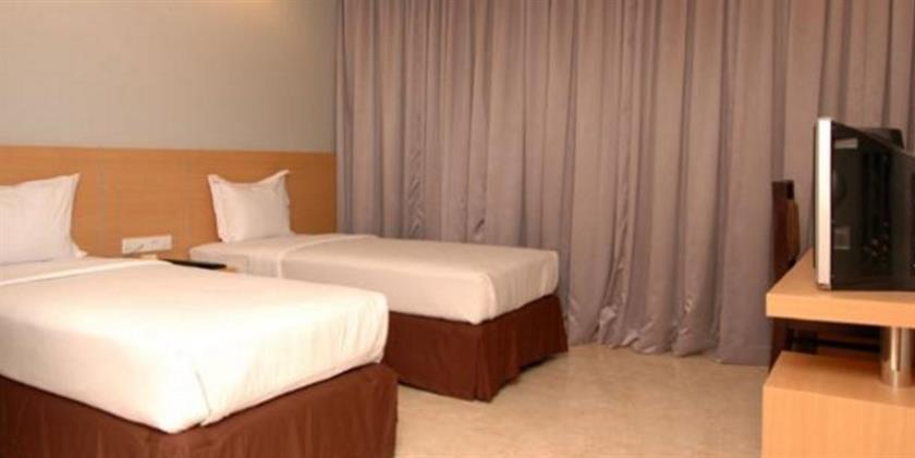 Amalia Hotel Lampung, Bandar Lampung - Compare Deals