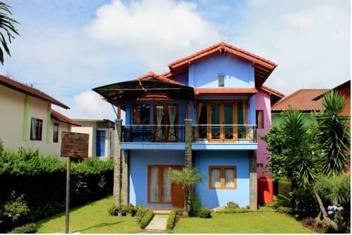 Villa Istana Bunga, Puncak  Compare Deals