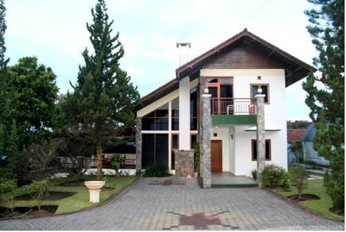 Villa Istana Bunga, Puncak  Compare Deals