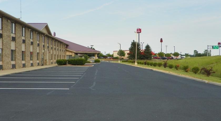 Days Inn & Suites Upper Sandusky