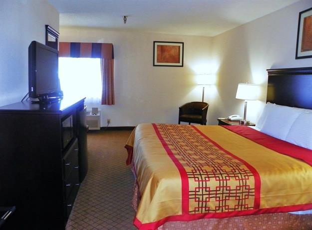 Days Inn & Suites Upper Sandusky