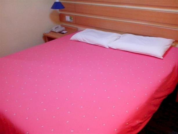 Home Inn Hong Kong Road Middle Qingdao