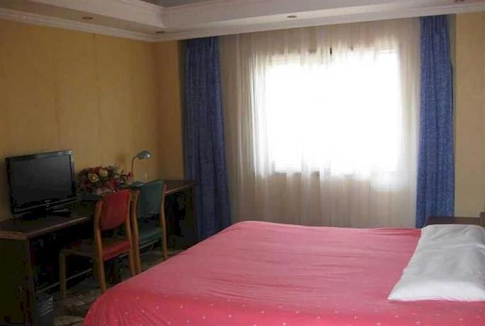 Home Inn Hong Kong Road Middle Qingdao