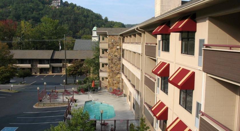 Howard Johnson by Wyndham Downtown Gatlinburg