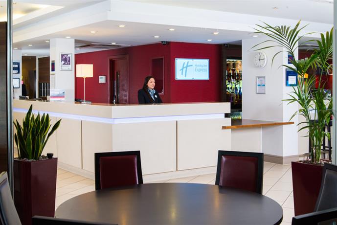 Holiday Inn Express Glasgow Meeting Rooms Holiday Inn Express Glasgow Meeting Rooms