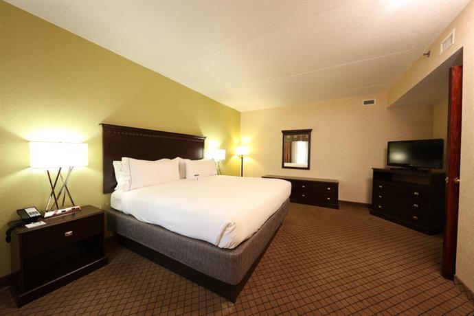 Holiday Inn Express Hotel & Suites Grand Rapids Airport pare Deals Holiday Inn Express Hotel & Suites Grand Rapids Airport pare Deals