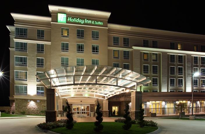 Holiday Inn and Suites Rogers at Pinnacle Hills