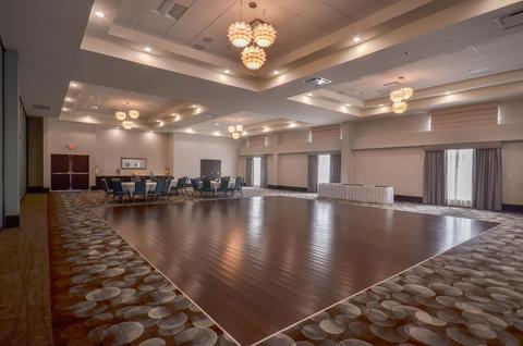 Hilton Garden Inn And Fayetteville Convention Center Compare Deals