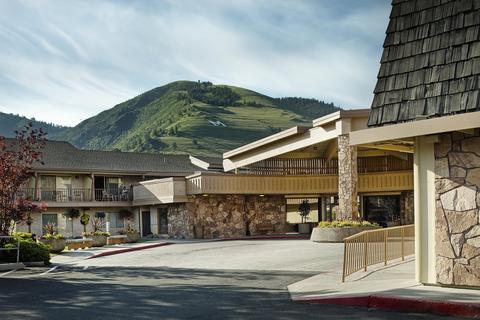 DoubleTree by Hilton Missoula/Edgewater