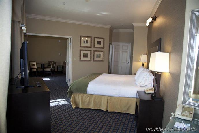 Holiday Inn Express San Pablo Richmond Area Compare Deals - 