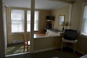 Kennebunk Gallery Motel And Cottages Compare Deals