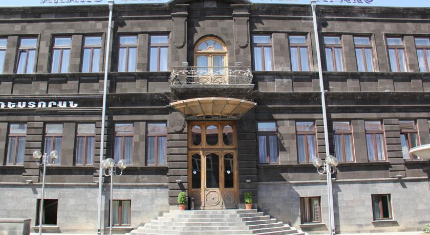 Araks Hotel Complex