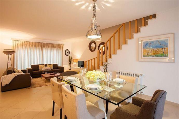 Praia Del Rey Residence