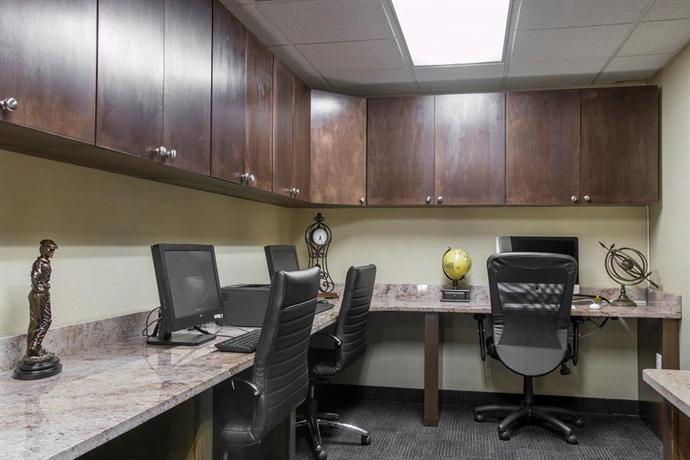 Comfort Inn Metro Airport Detroit Compare Deals