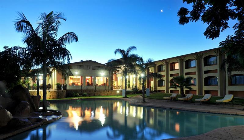 M'kango Golfview Hotel