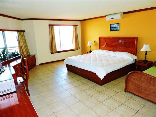 Fish Hook Marina Hotel