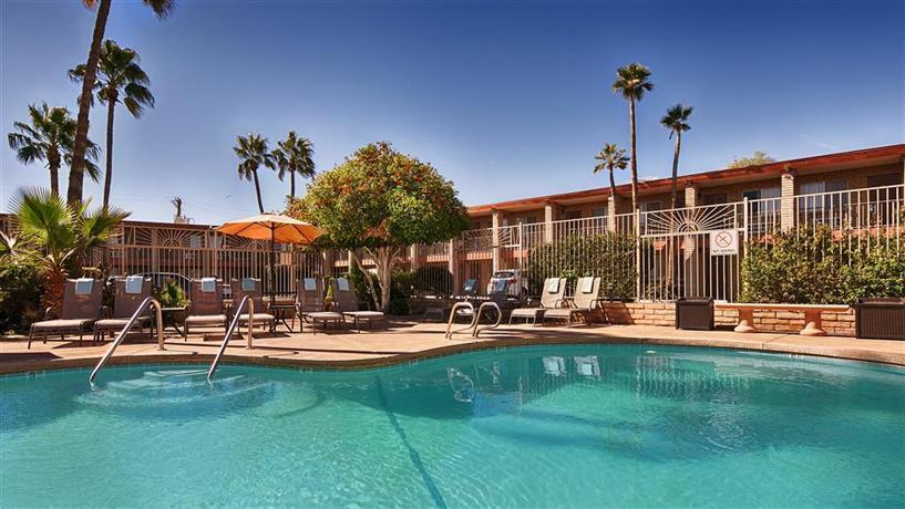 Quality Inn Suites Phoenix Nw Sun City Compare Deals