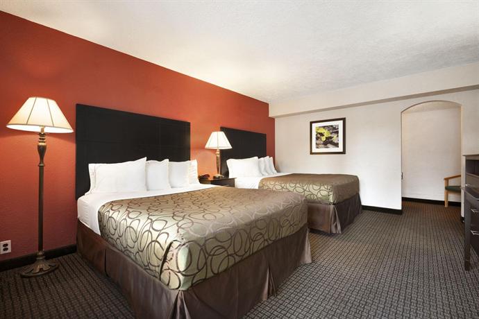 Travelodge Hotel Traverse City