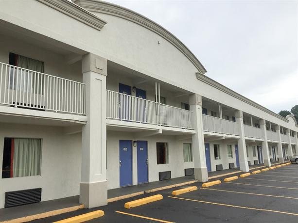 Motel 6 Opelika