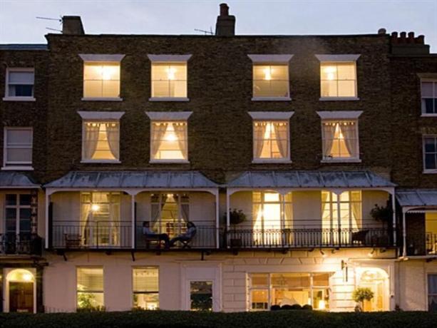 Royal Harbour Hotel