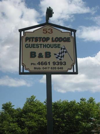 Pitstop Lodge Bed & Breakfast and Guesthouse