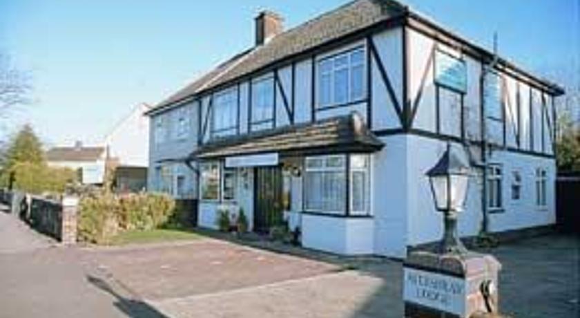Aylesbray Lodge