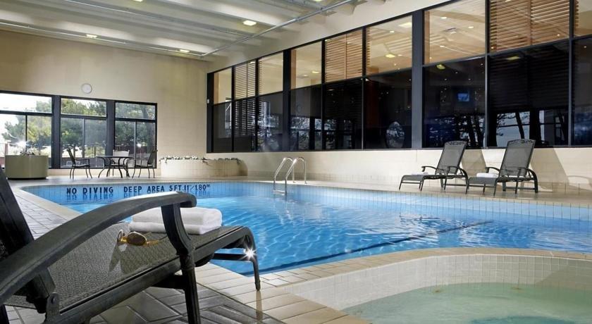 BOOK THE PERFECT TRIP Four Points By Sheraton Toronto Airport Mississauga Property Location With a stay at Four Points by Sheraton Toronto Airport in Mississauga, you'll be near the airport and close to The International Centre and Woodbine Racetrack.