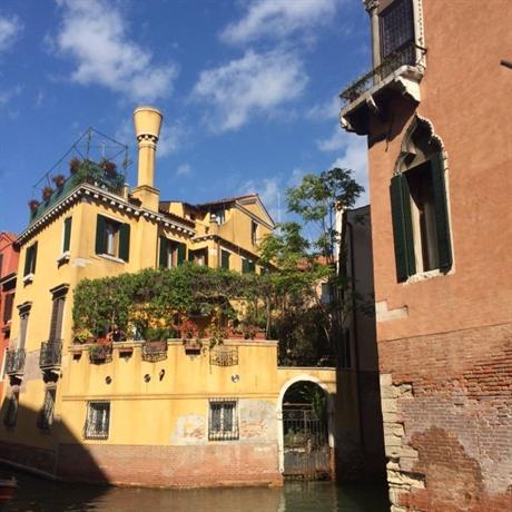 레지던스 데 로스마린, Residenza De L'Osmarin B&B