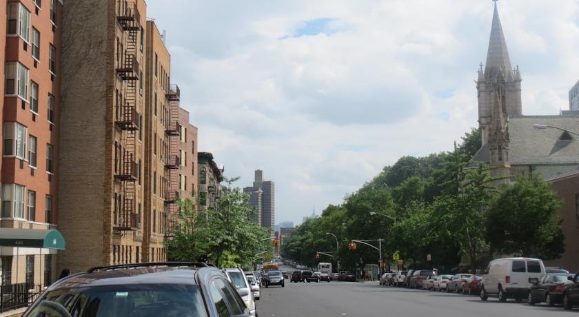 Uptown Manhattan Deluxe Apartment